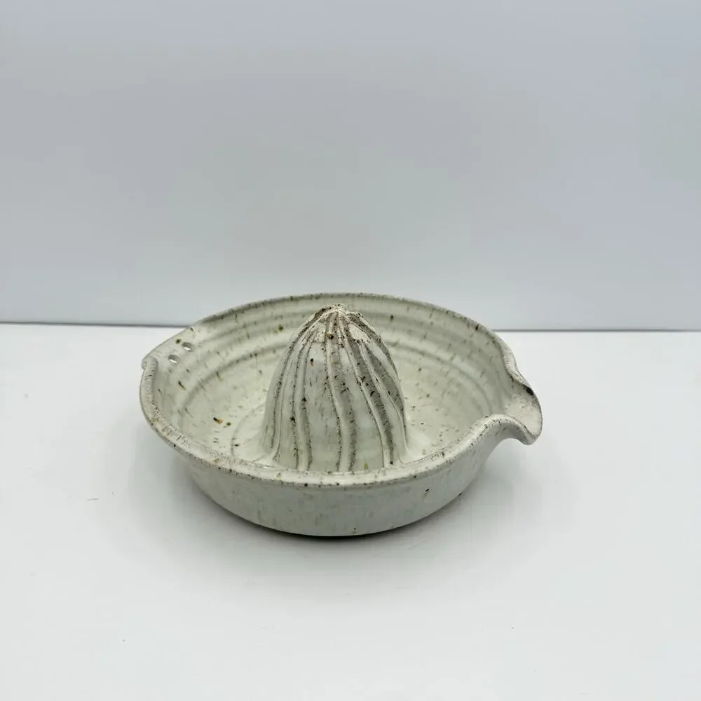 Vintage Studio Art Pottery Orange Lemon Juicer Signed V Beige Brown EUC‎